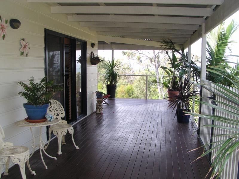 27 Kooberry Street, Macleay Island QLD 4184