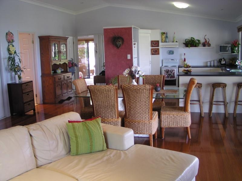27 Kooberry Street, Macleay Island QLD 4184