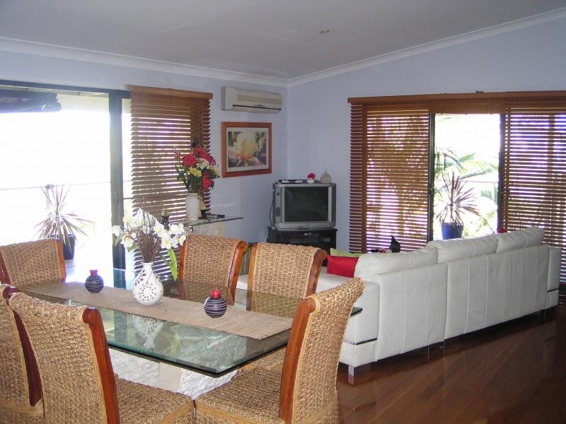 27 Kooberry Street, Macleay Island QLD 4184