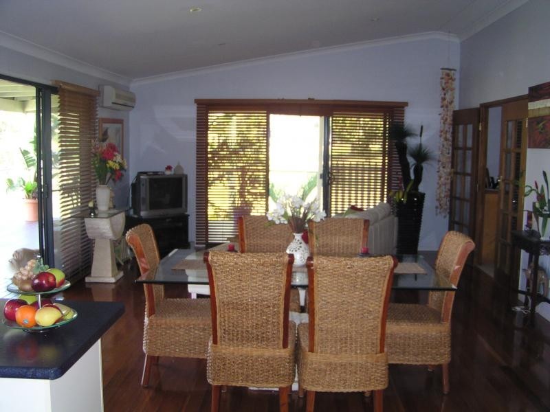 27 Kooberry Street, Macleay Island QLD 4184