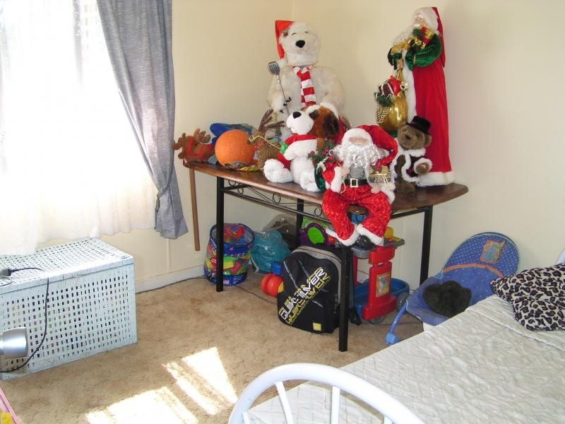 16 Peace Street, Lamb Island QLD 4184