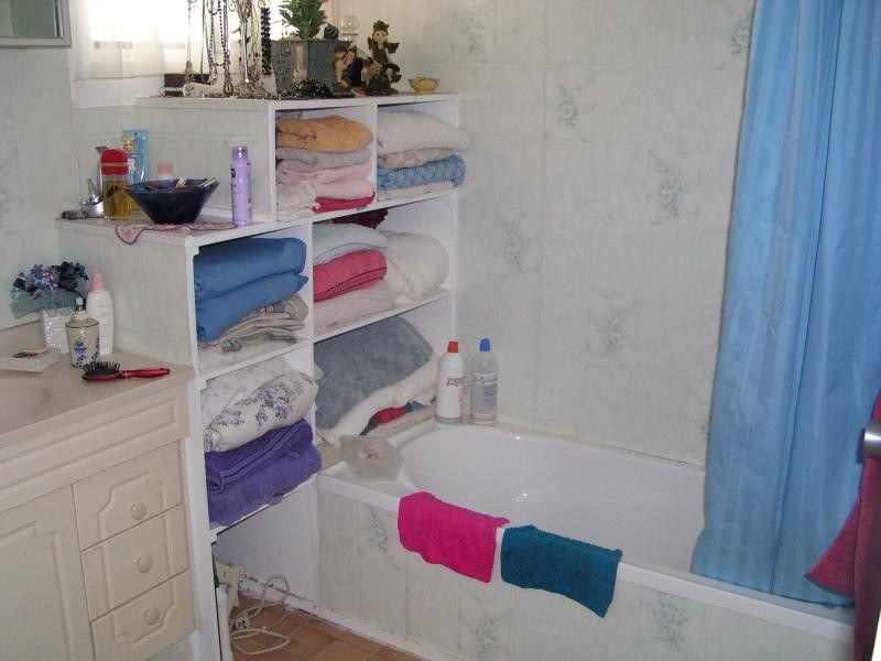 16 Peace Street, Lamb Island QLD 4184