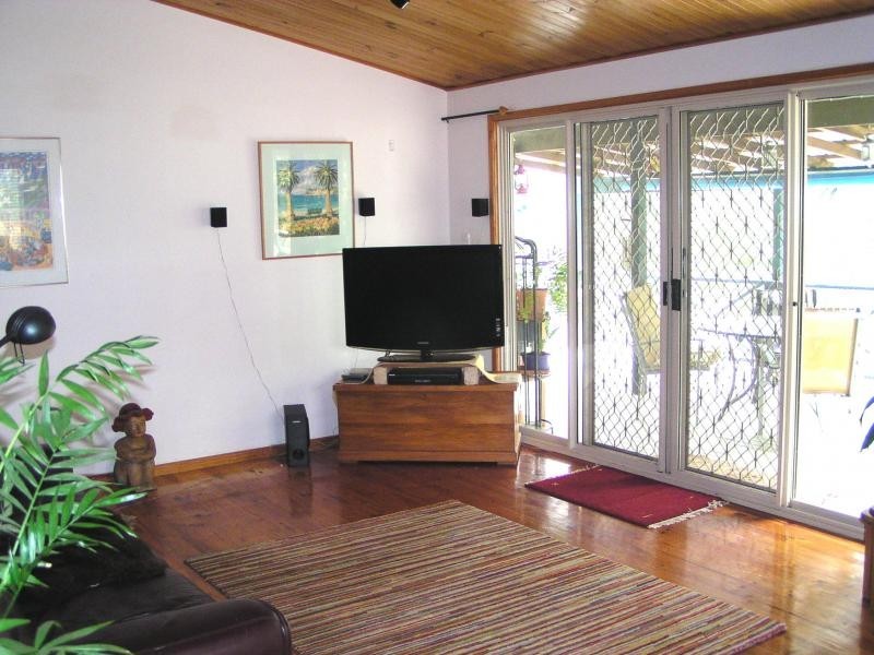 21 Alkira Street, Macleay Island QLD 4184