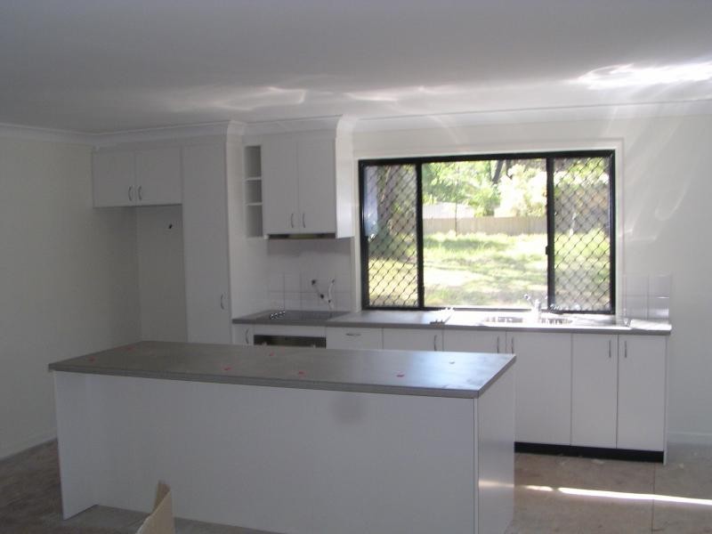 9 Paula Parade, Lamb Island QLD 4184