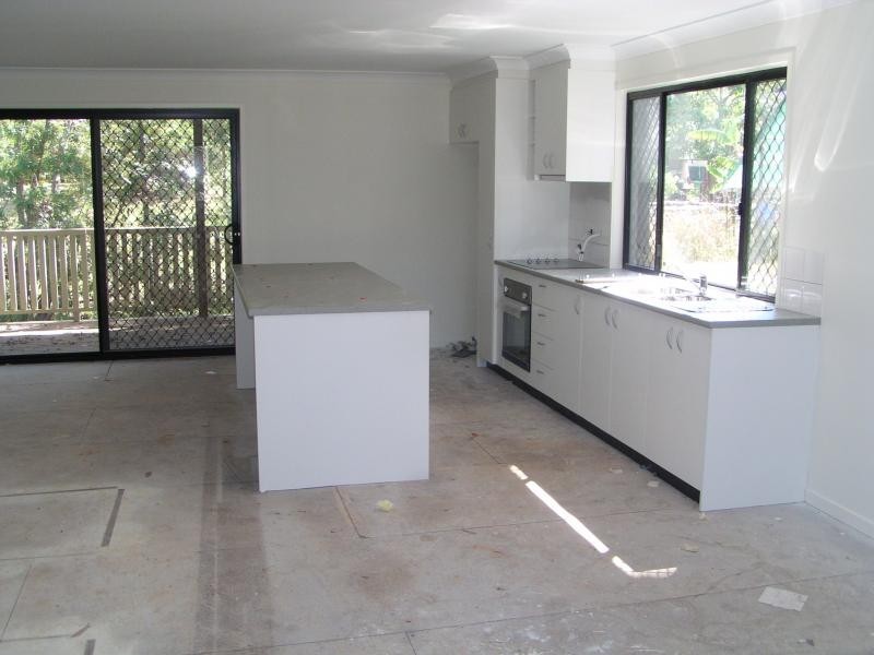 9 Paula Parade, Lamb Island QLD 4184