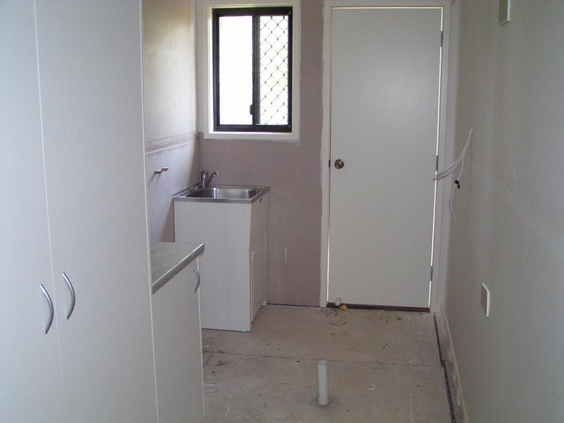 9 Paula Parade, Lamb Island QLD 4184