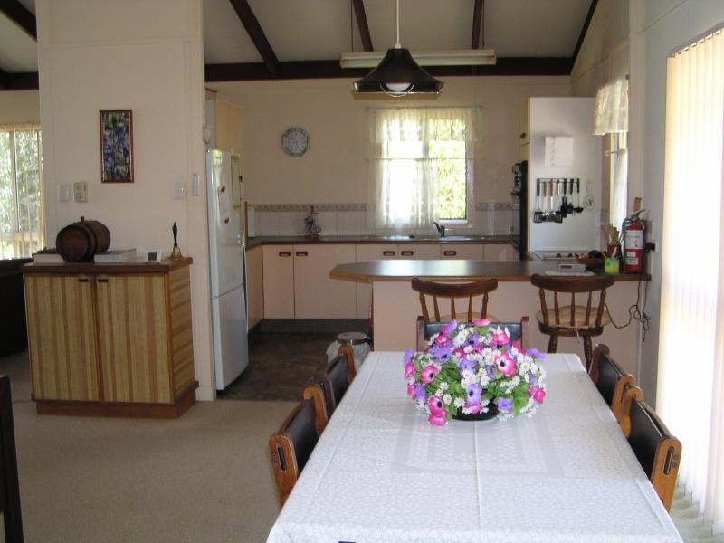 2 Zelma Court, Macleay Island QLD 4184