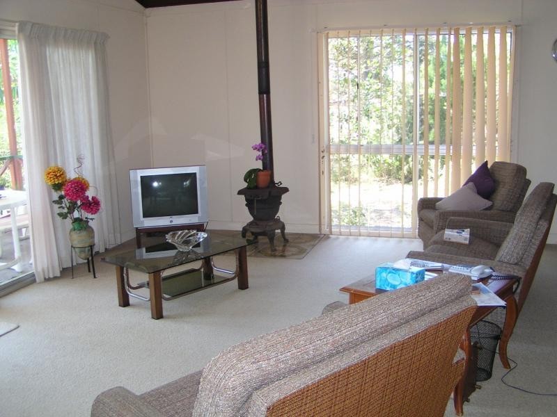 2 Zelma Court, Macleay Island QLD 4184