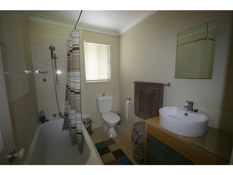 8 Gordon Road, Macleay Island QLD 4184