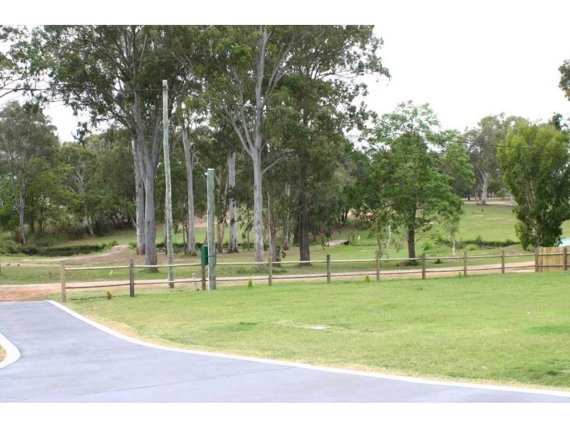 8 Gordon Road, Macleay Island QLD 4184