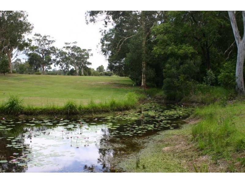 8 Gordon Road, Macleay Island QLD 4184