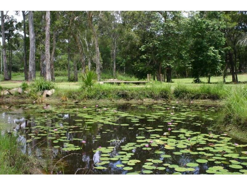 8 Gordon Road, Macleay Island QLD 4184
