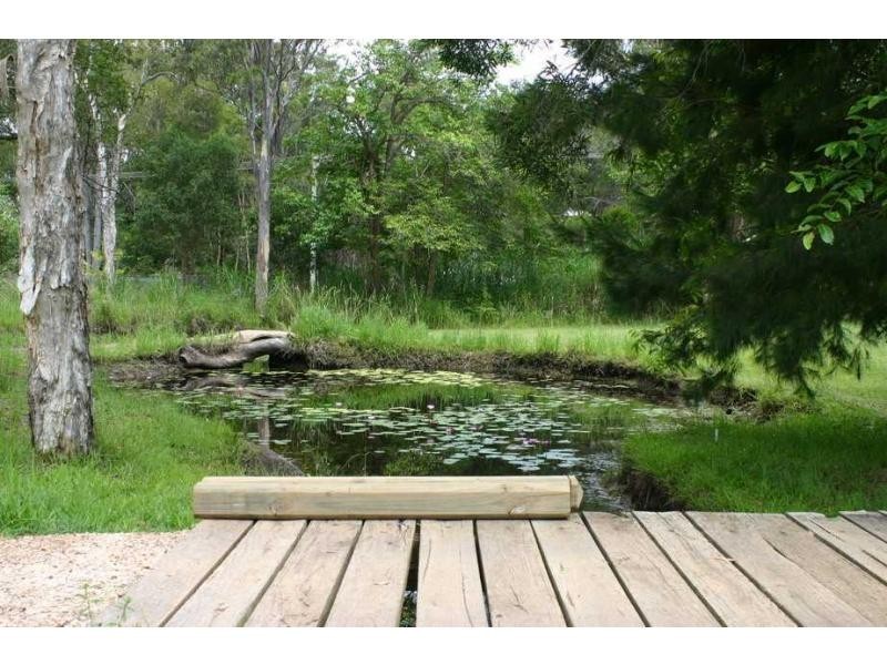 8 Gordon Road, Macleay Island QLD 4184