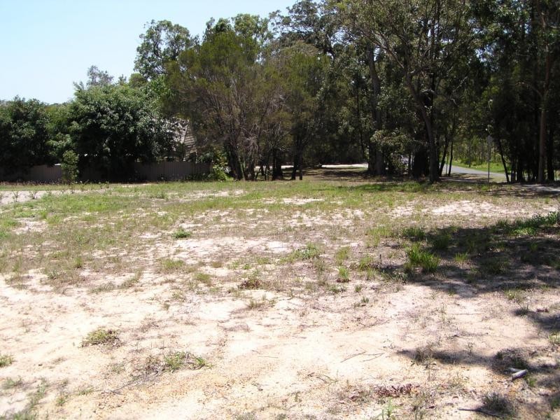 1 Wharf Street, Macleay Island QLD 4184