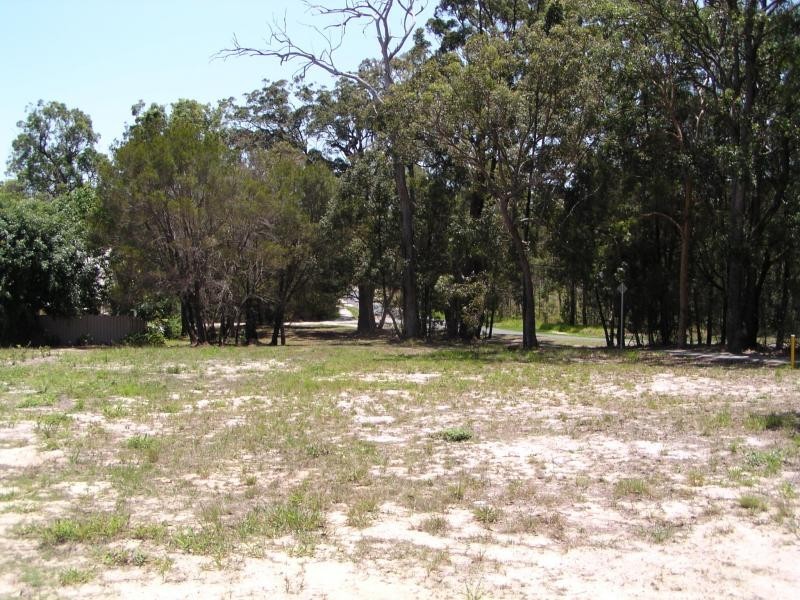 1 Wharf Street, Macleay Island QLD 4184