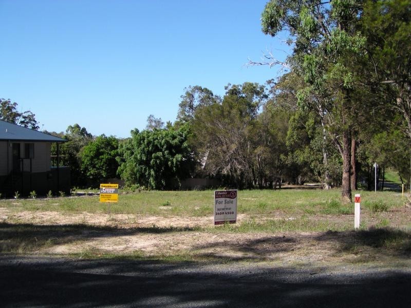 1 Wharf Street, Macleay Island QLD 4184