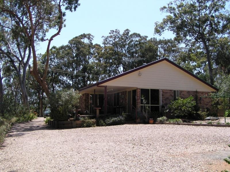 44 Calm Waters Crescent, Macleay Island QLD 4184