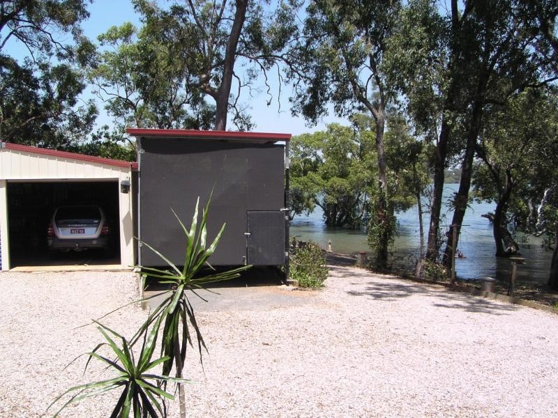 44 Calm Waters Crescent, Macleay Island QLD 4184