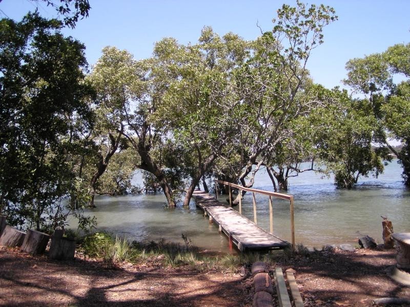 44 Calm Waters Crescent, Macleay Island QLD 4184