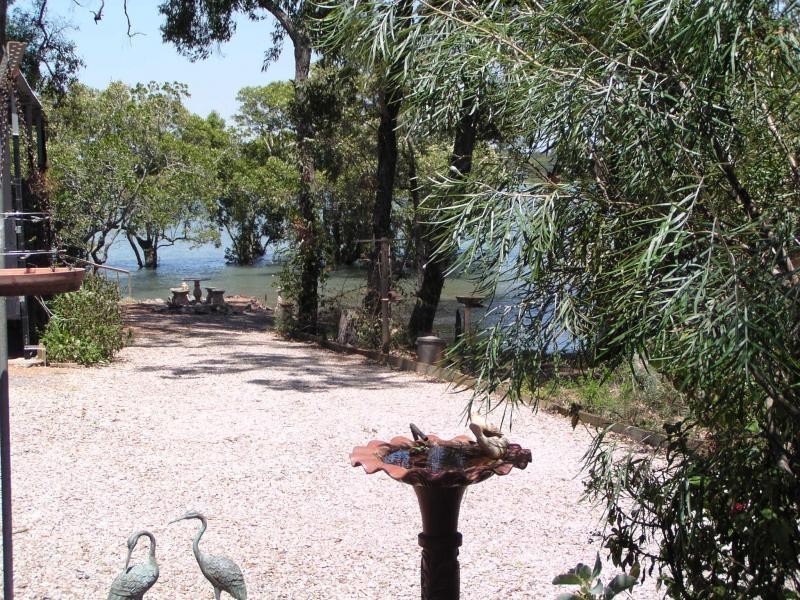 44 Calm Waters Crescent, Macleay Island QLD 4184