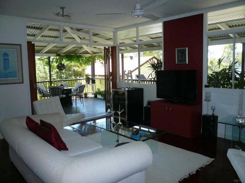 64 Charles Terrace, Macleay Island QLD 4184
