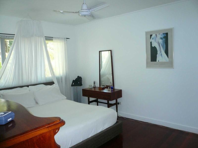 64 Charles Terrace, Macleay Island QLD 4184