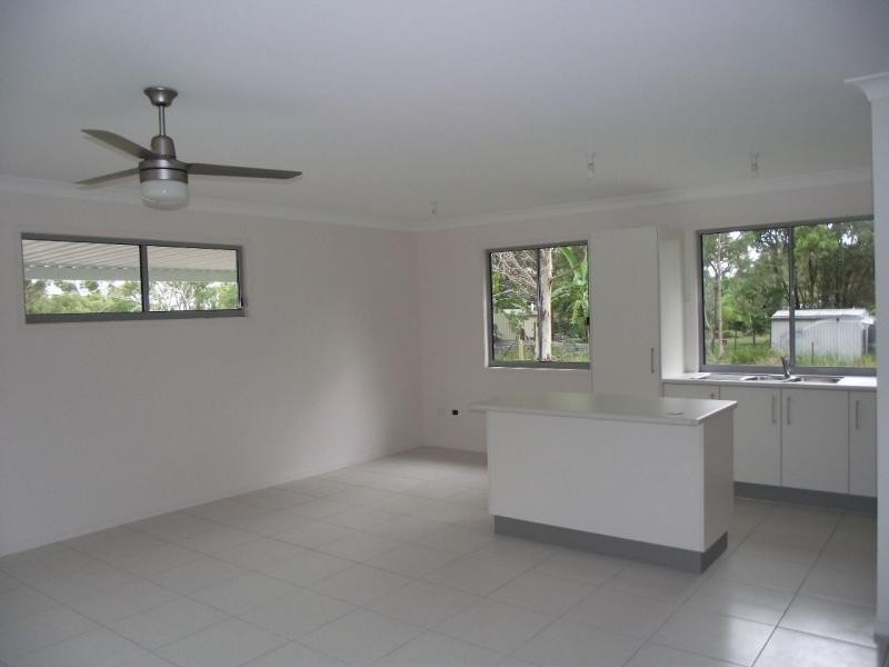 22 Cathy Street, Macleay Island QLD 4184