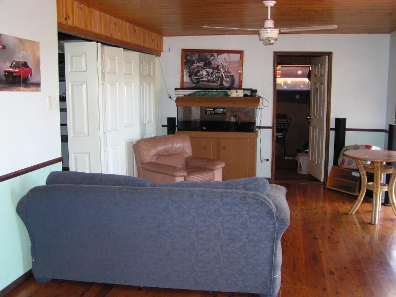 106 High Central Road, Macleay Island QLD 4184