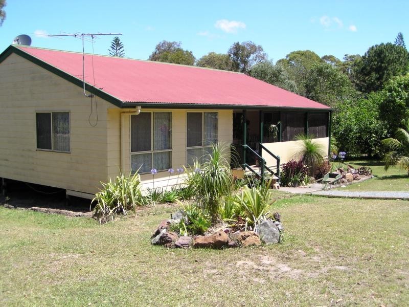 8 Florence Street, Macleay Island QLD 4184
