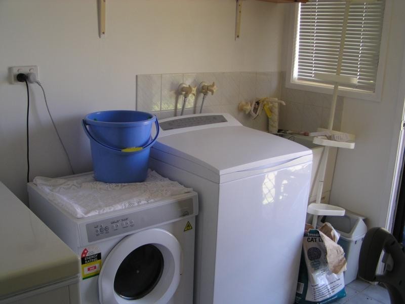 8 Florence Street, Macleay Island QLD 4184