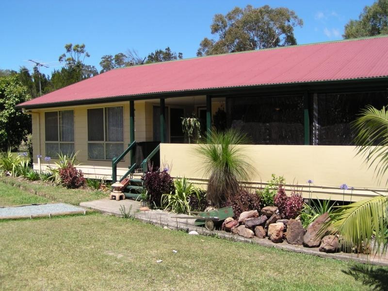 8 Florence Street, Macleay Island QLD 4184