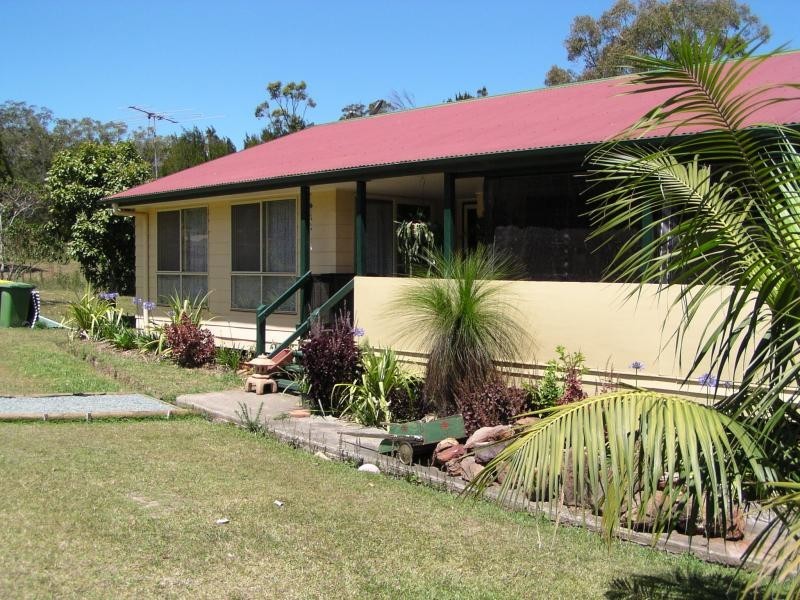 8 Florence Street, Macleay Island QLD 4184