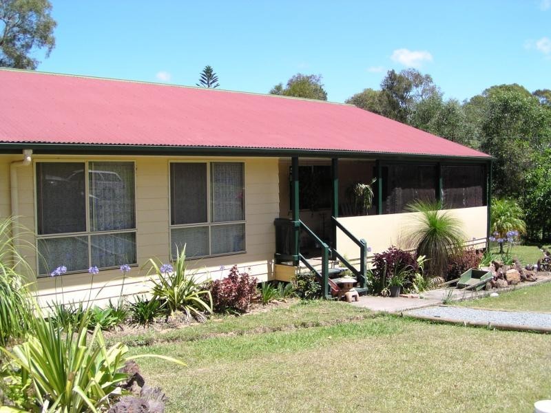 8 Florence Street, Macleay Island QLD 4184