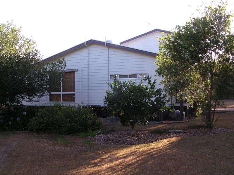 7 Bertram Road, Karragarra Island QLD 4184