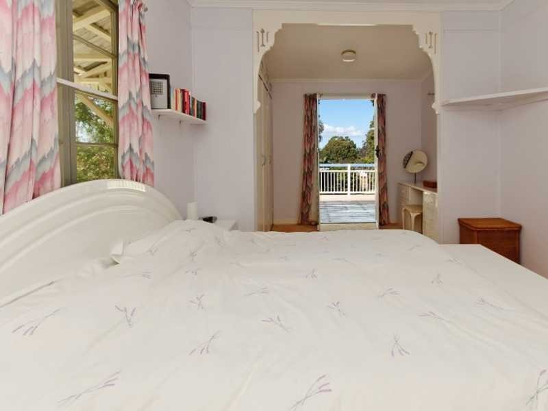 12 Pine Avenue, Lamb Island QLD 4184