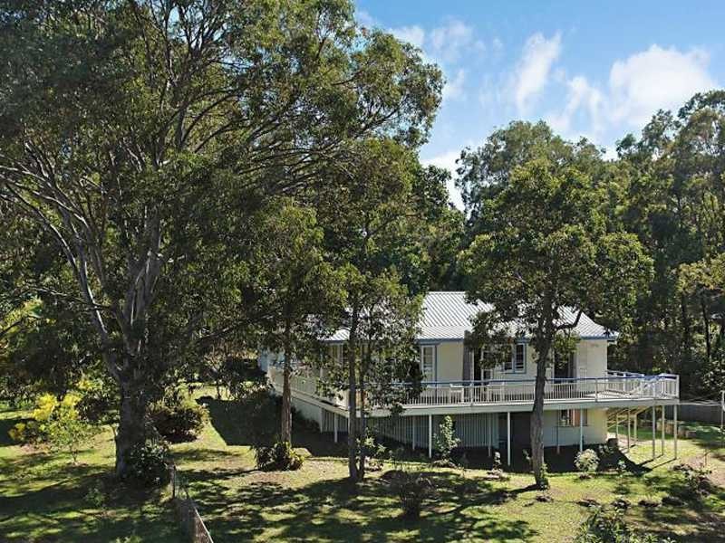 12 Pine Avenue, Lamb Island QLD 4184