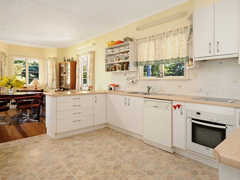 12 Pine Avenue, Lamb Island QLD 4184