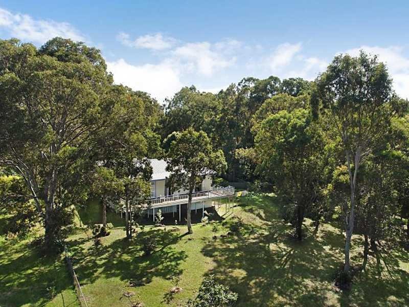 12 Pine Avenue, Lamb Island QLD 4184