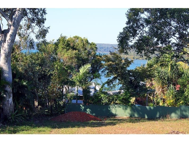 75 Scotts Road, Macleay Island QLD 4184