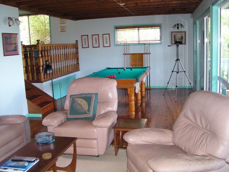 27 Cliff Terrace, Macleay Island QLD 4184