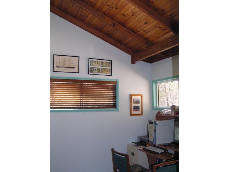 27 Cliff Terrace, Macleay Island QLD 4184