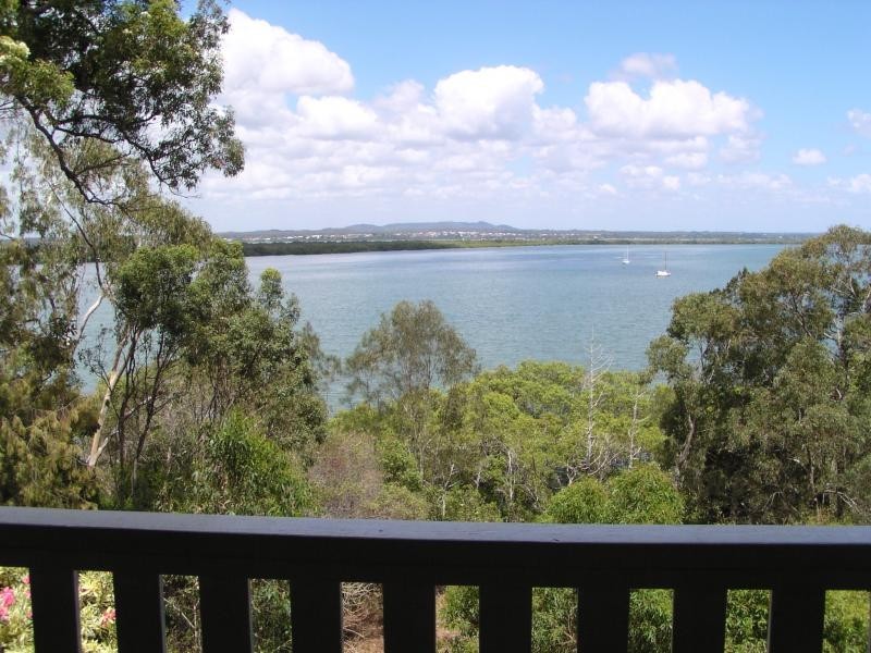 27 Cliff Terrace, Macleay Island QLD 4184