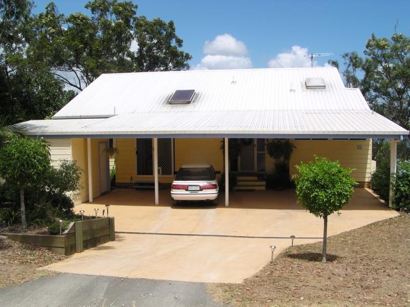 27 Cliff Terrace, Macleay Island QLD 4184