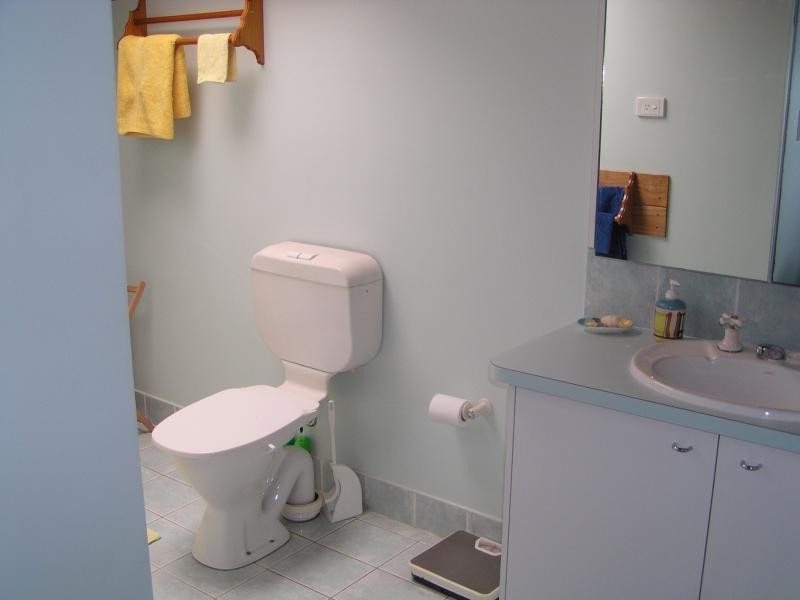 27 Cliff Terrace, Macleay Island QLD 4184