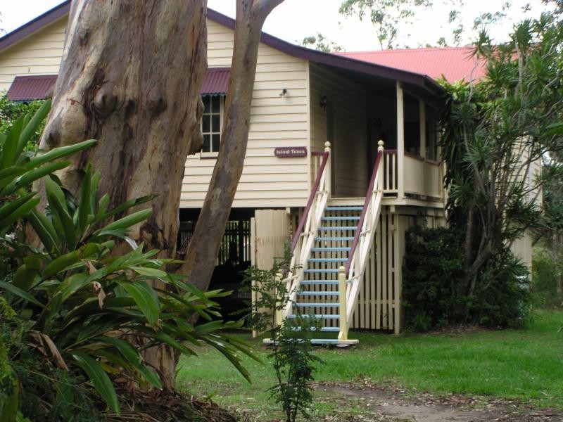 66 Charles Terrace, Macleay Island QLD 4184