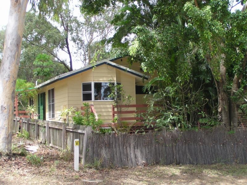 2 Wirralee Street, Macleay Island QLD 4184