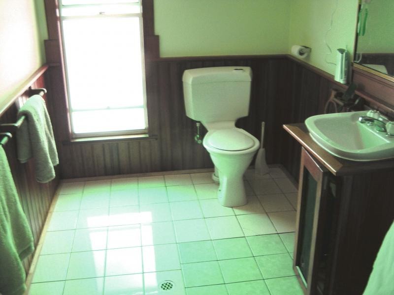 2 Wirralee Street, Macleay Island QLD 4184