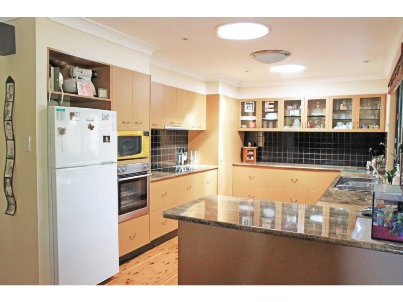 34 President Terrace, Macleay Island QLD 4184