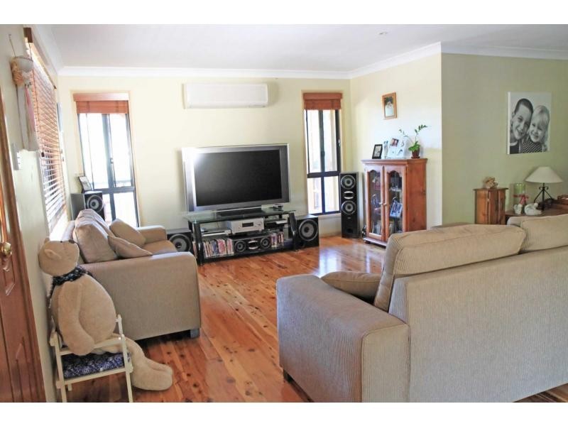 34 President Terrace, Macleay Island QLD 4184