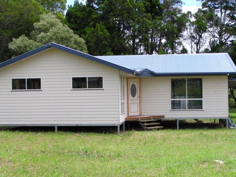 35 Lonicera Street, Macleay Island QLD 4184